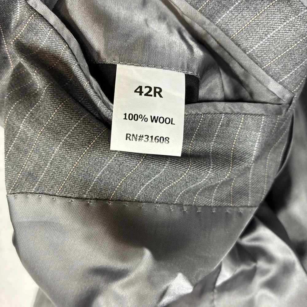 Jos. A Bank Signature Men's Wool Gray Pinstripe Suit 2 Piece 42R 35x30